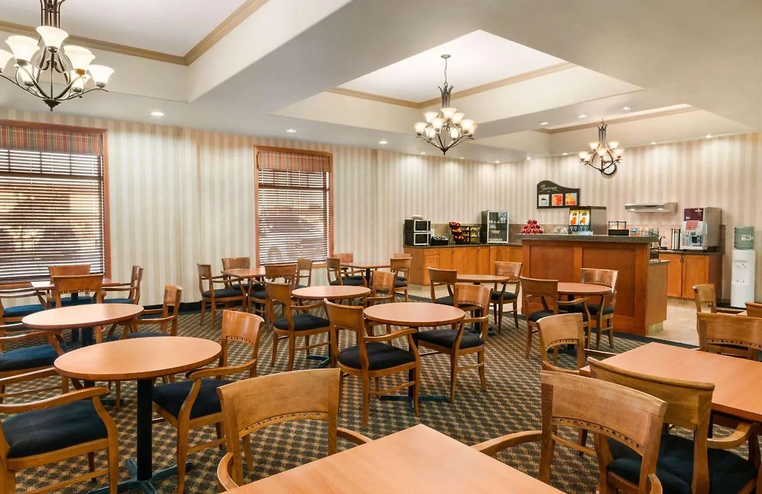 Days Inn & Suites By Wyndham Edmonton Airport-1