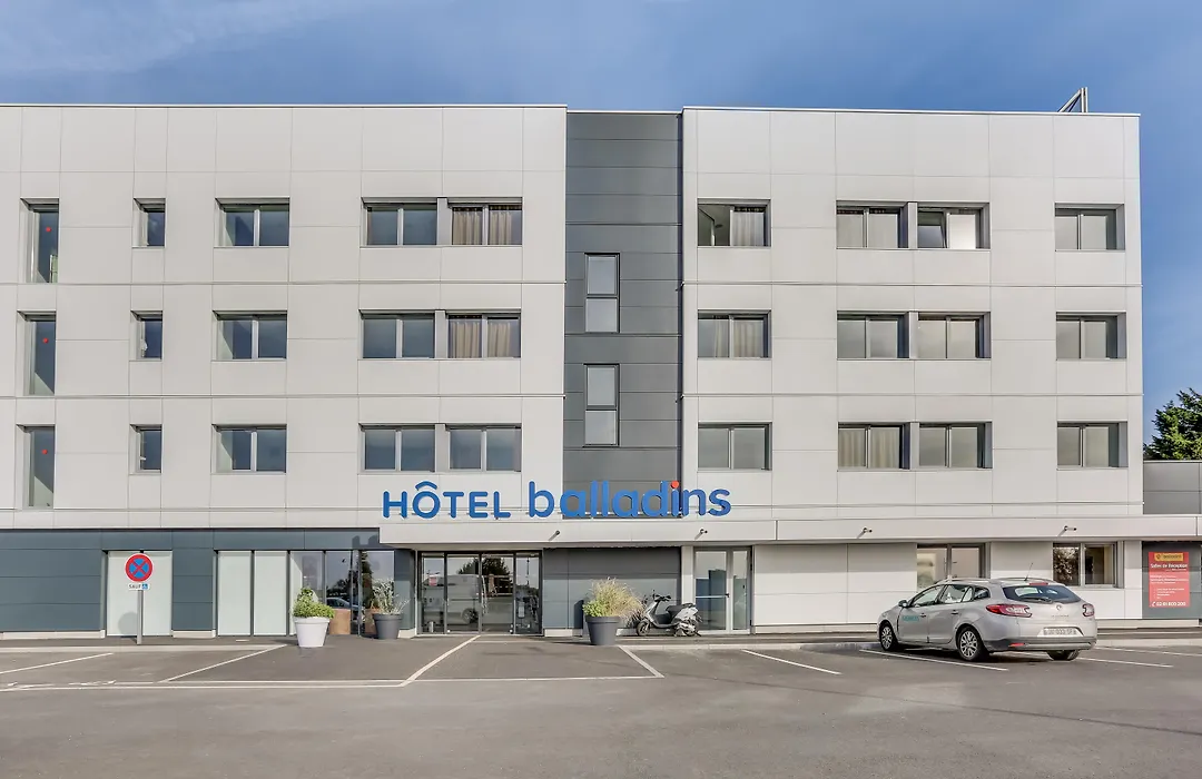 B&B HOTEL Caen Mémorial-1