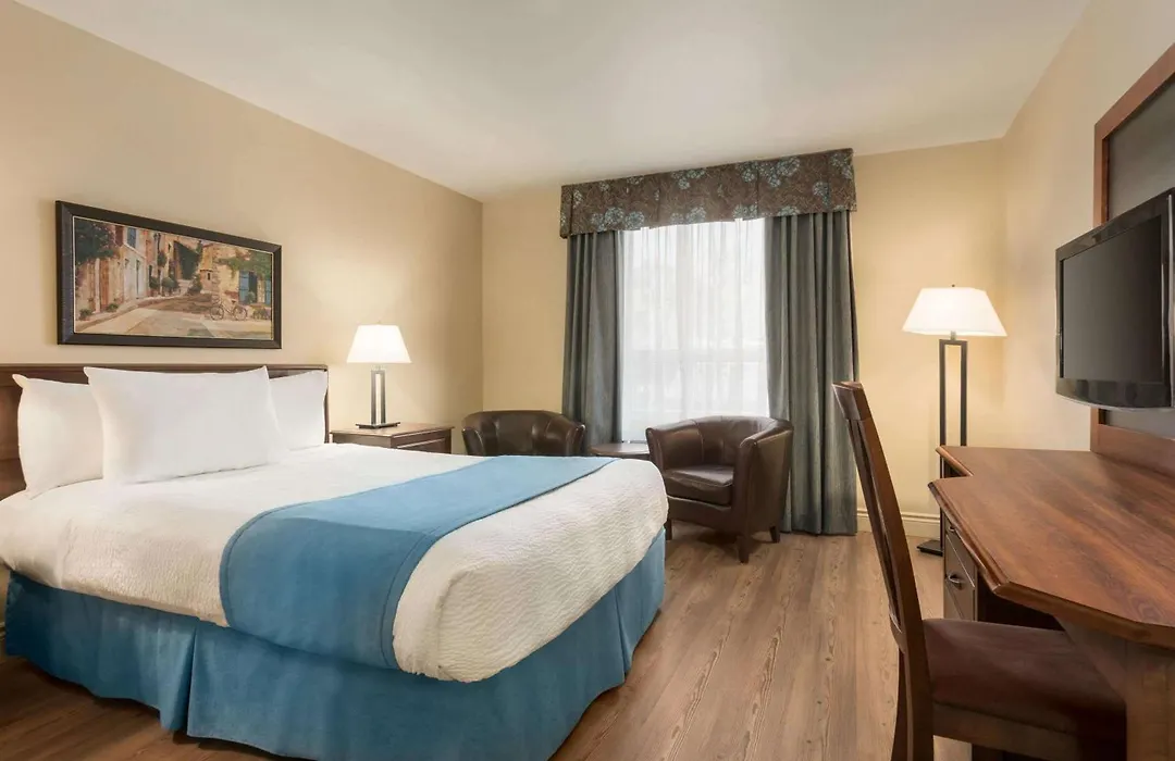 Days Inn By Wyndham Levis-1