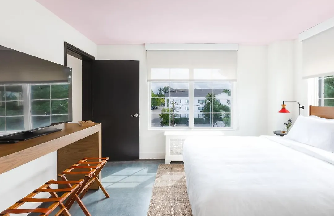 Elwood Hotel & Suites-1