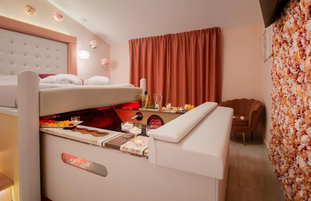 Hotel Butterfly - Il Nido d'Amore Bologna-1