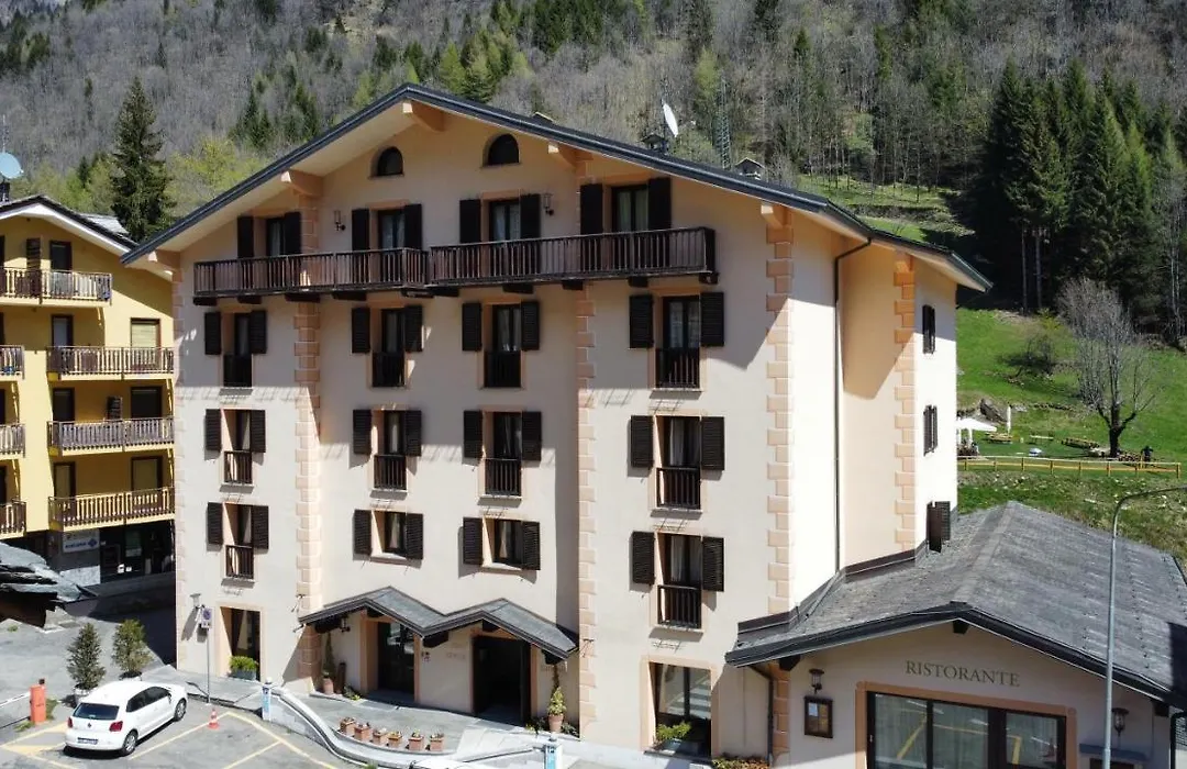 Hotel Cristallo-1