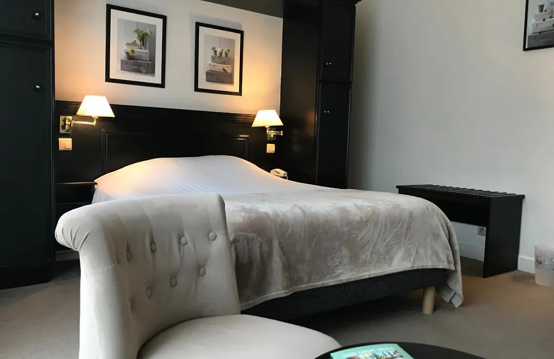 Logis Hôtel Les Airelles Neufchâtel En Bray-1