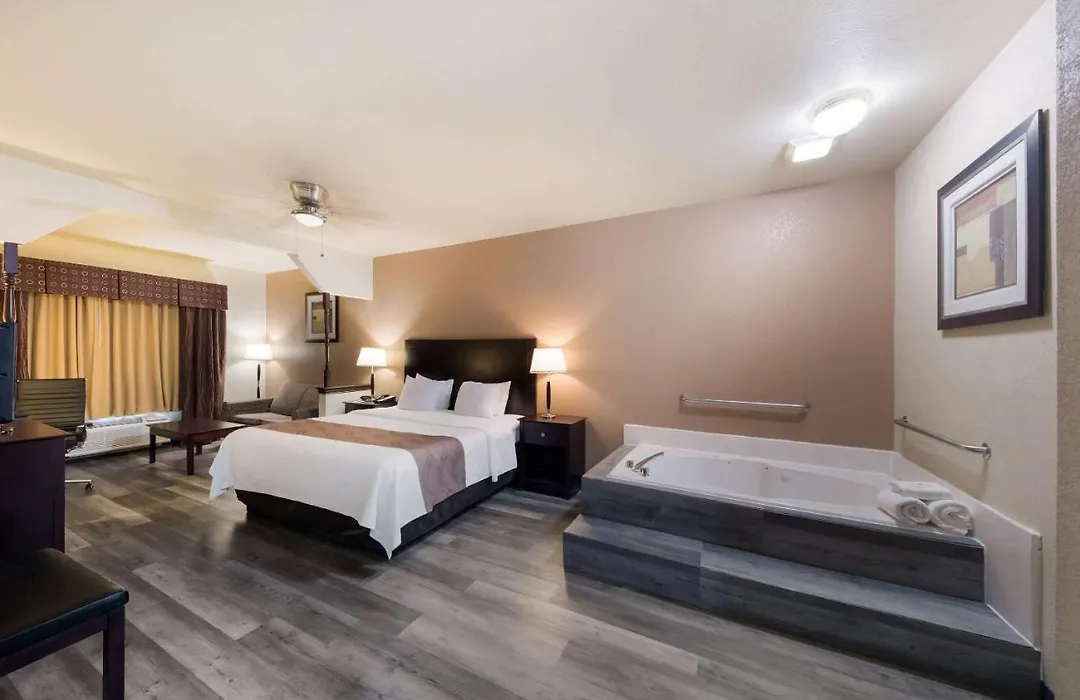 Quality Inn & Suites Terrell-1