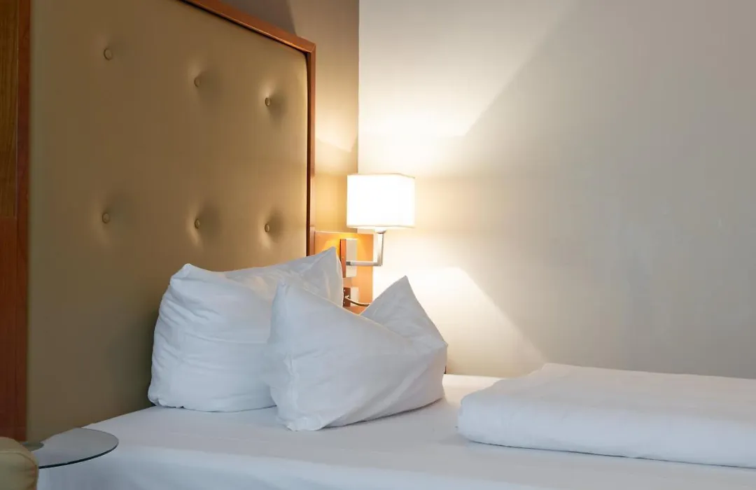 Hotel Am Blauen Wunder-1