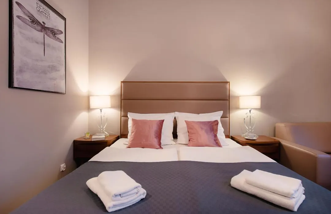 Aparthotel Old Town-1