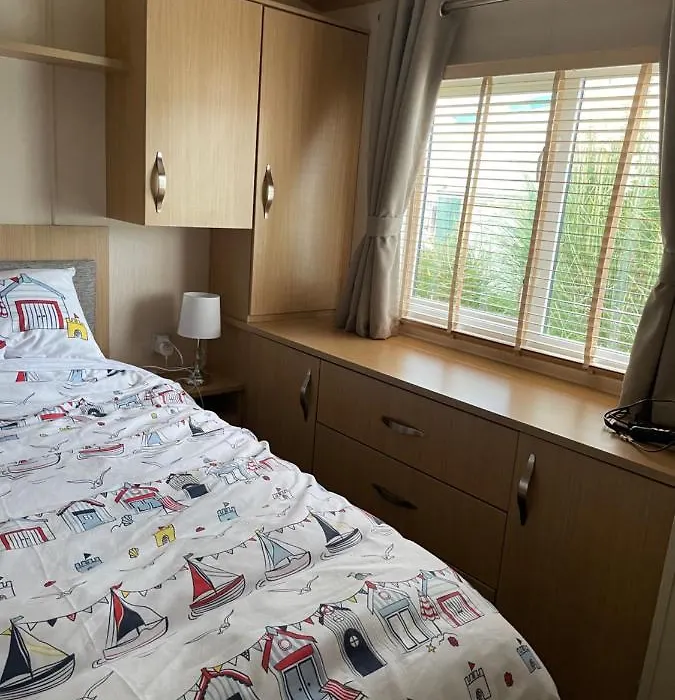 Holiday Home At Cherry Tree Holiday Park Burgh Castle Great Yarmouth Norfolk-1