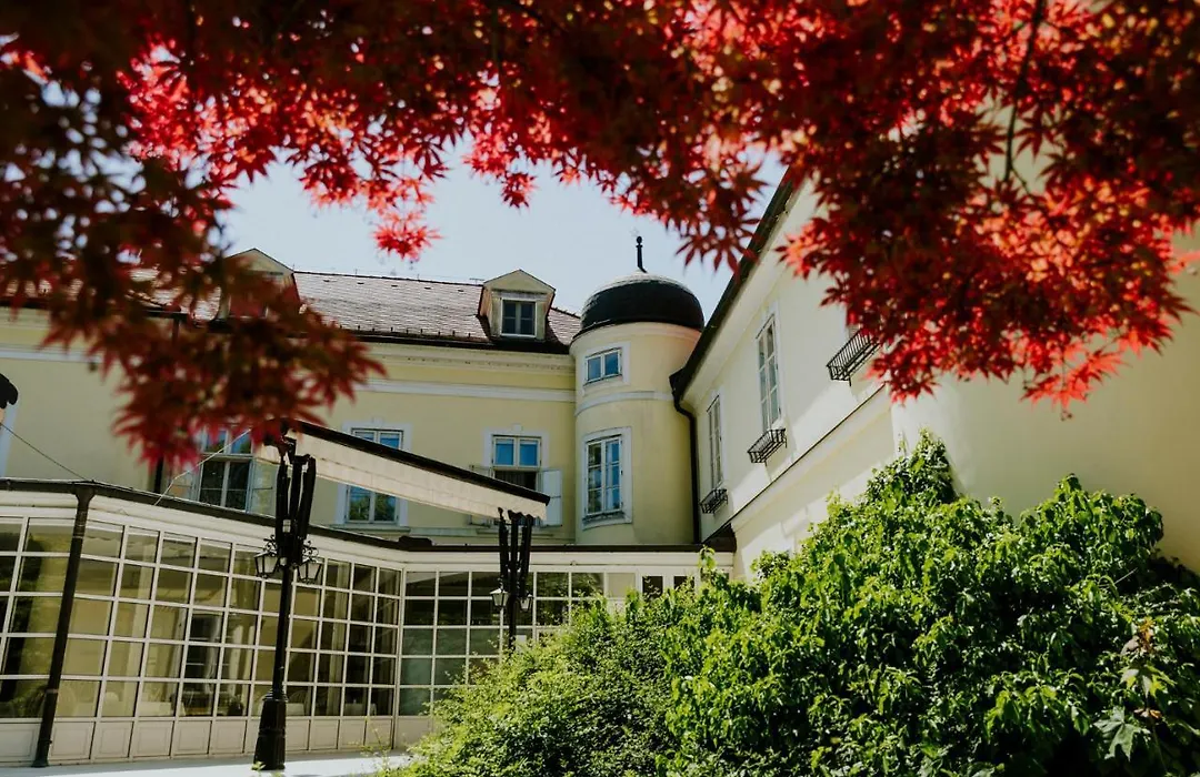 Szidonia Castle-1