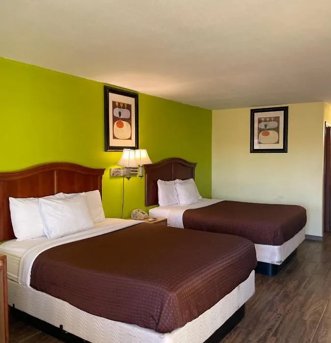 Linder Motor Lodge-1
