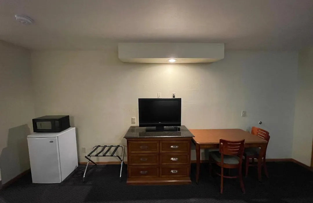 Campus Inn Baraboo-1