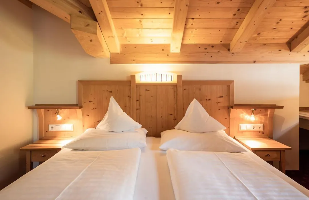 Hotel Seerast-1