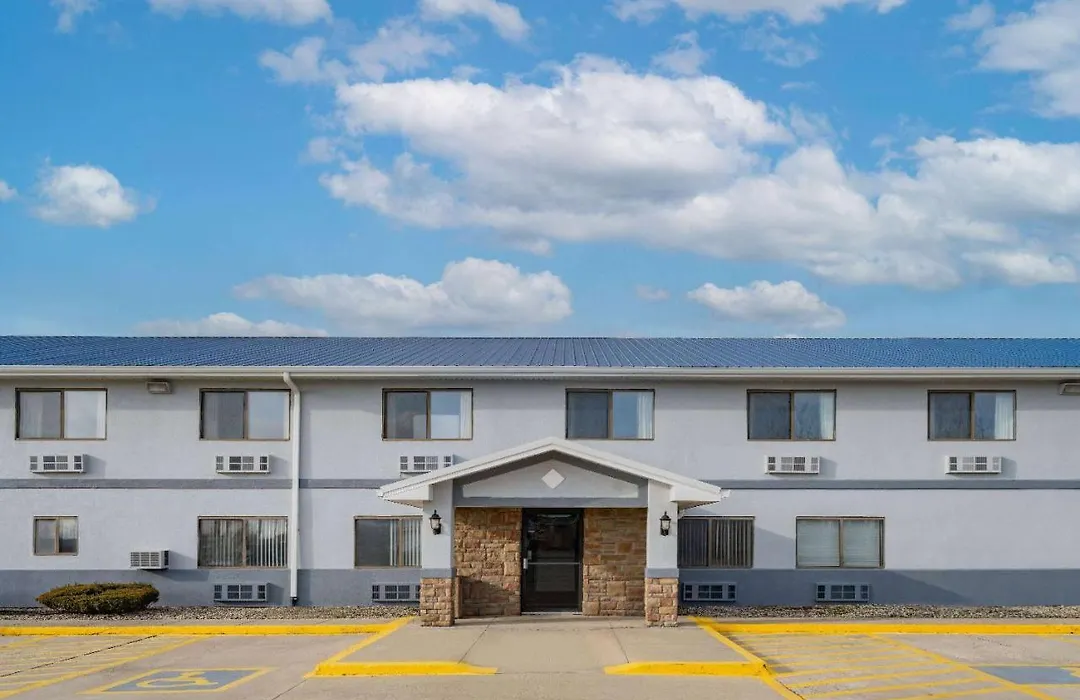 Super 8 By Wyndham Danville-1
