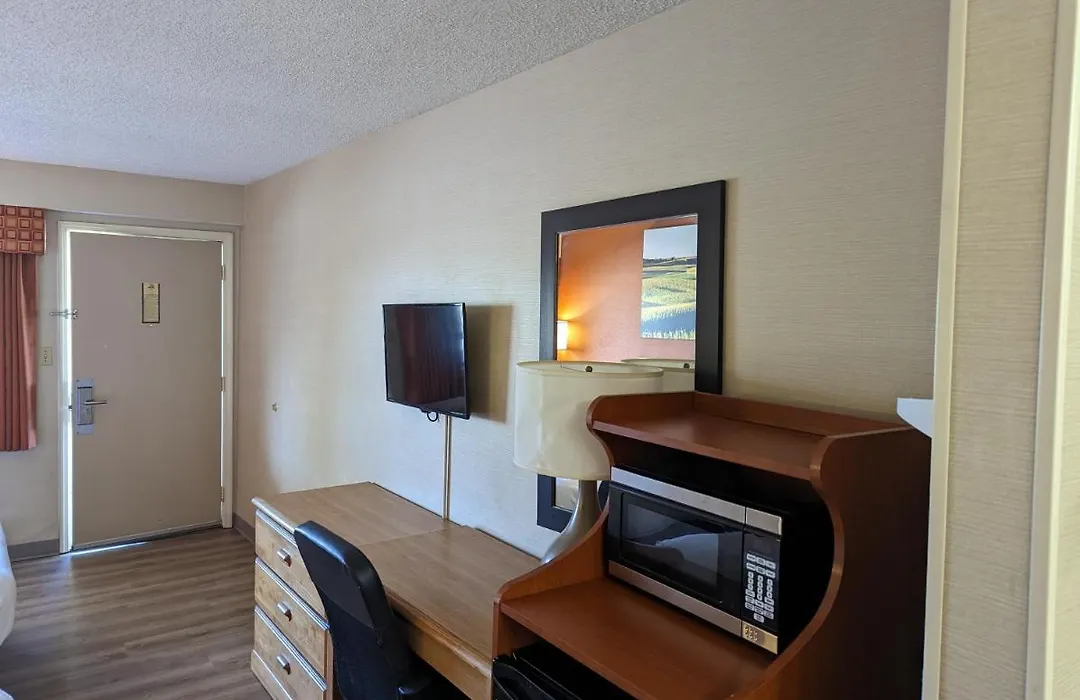 Days Inn By Wyndham Columbus Fairgrounds-1