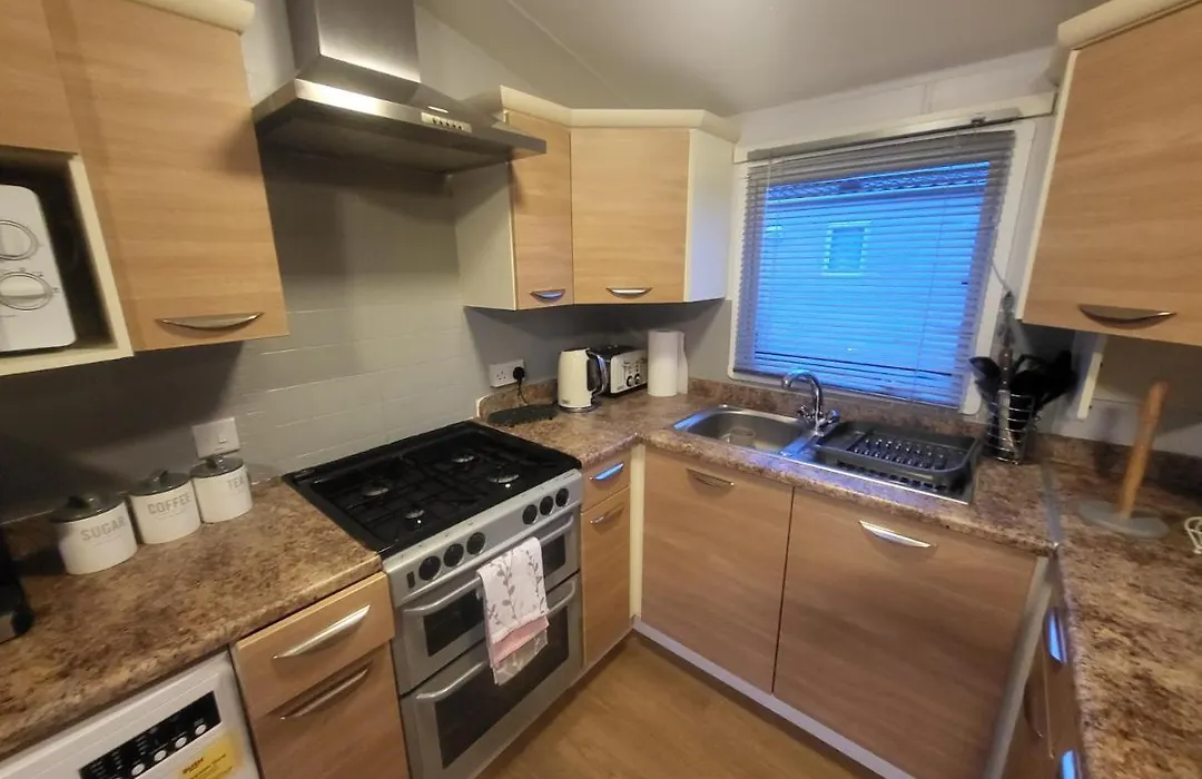 Vacation Escape - Valley Farm -Clacton-On-Sea - Holiday Park-1