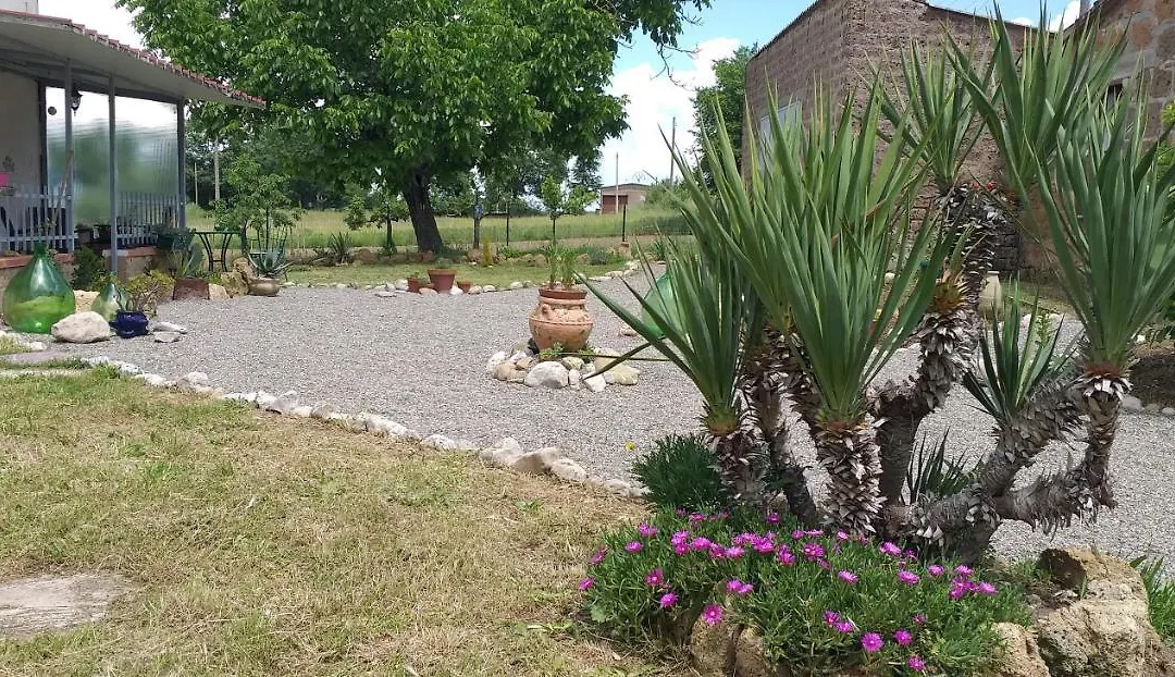 La cascina della grotta di tufo-1