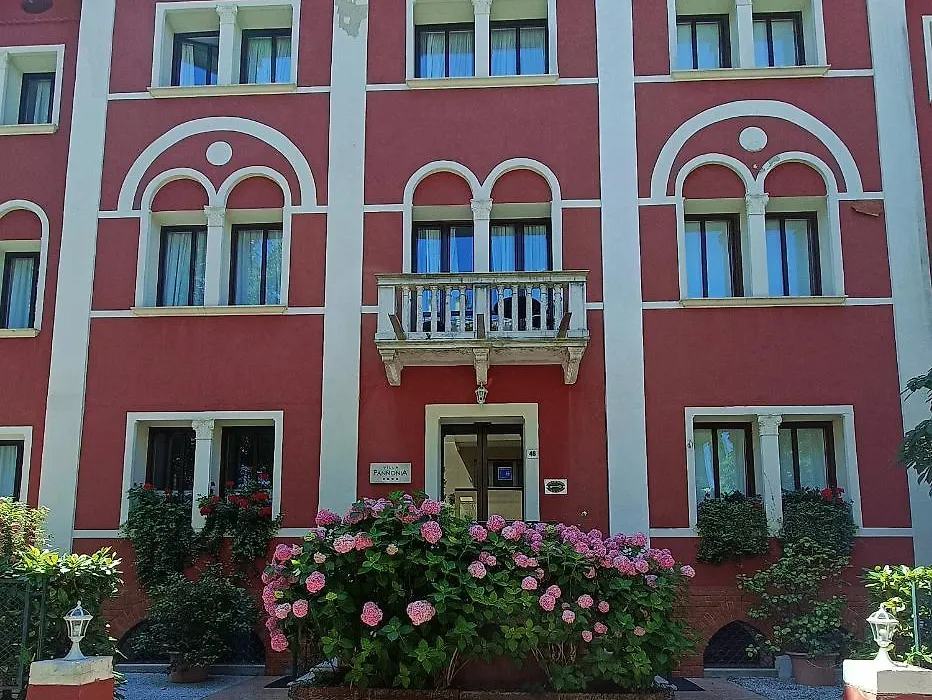 Hotel Villa Pannonia-1