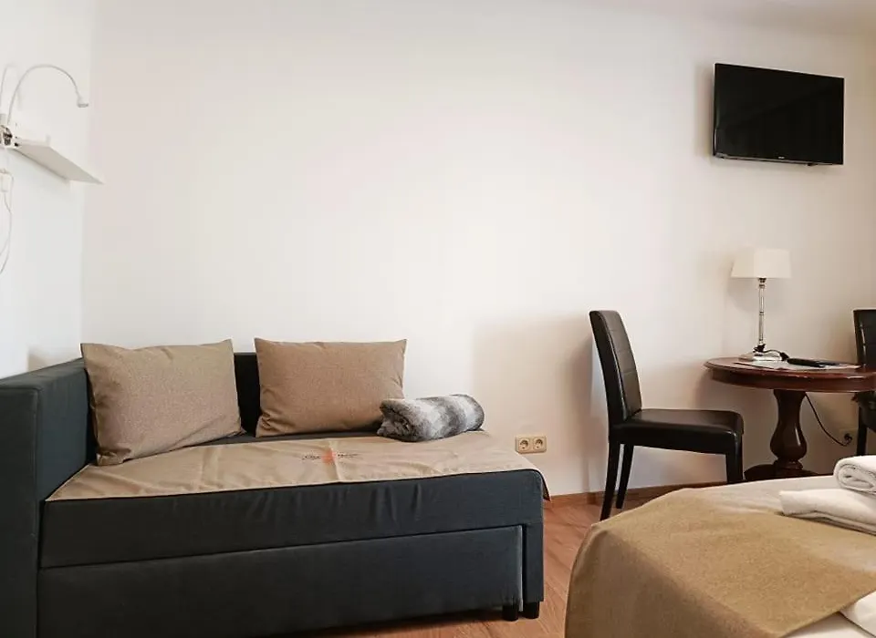 Cityhotel Junger Fuchs-1
