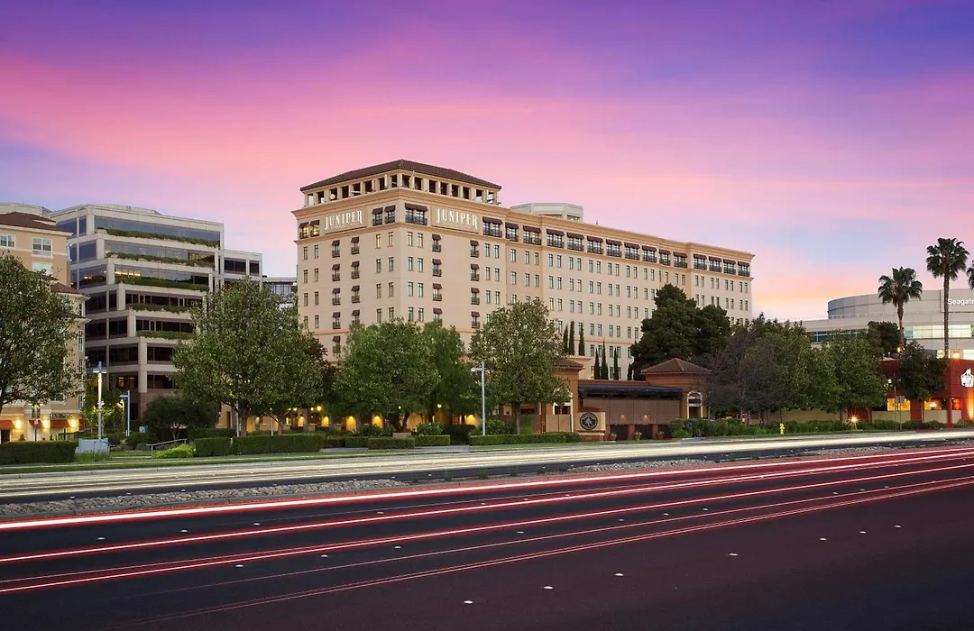 Juniper Hotel Cupertino, Curio Collection By Hilton-1