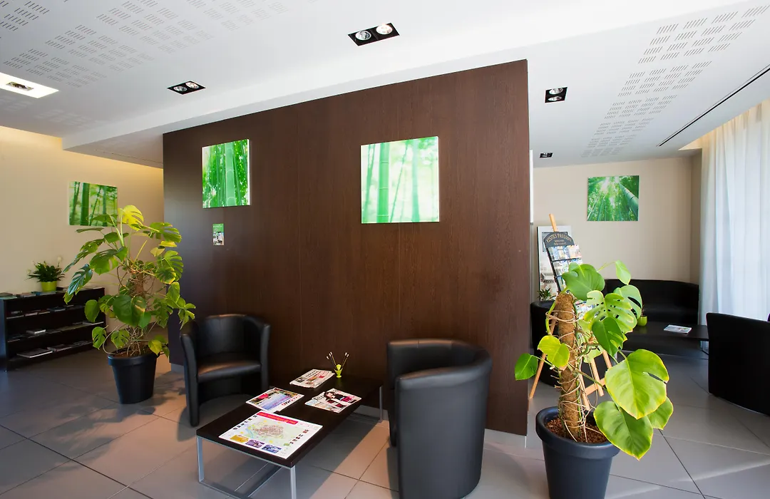 All Suites Appart Hotel - Pau - Zenith-1