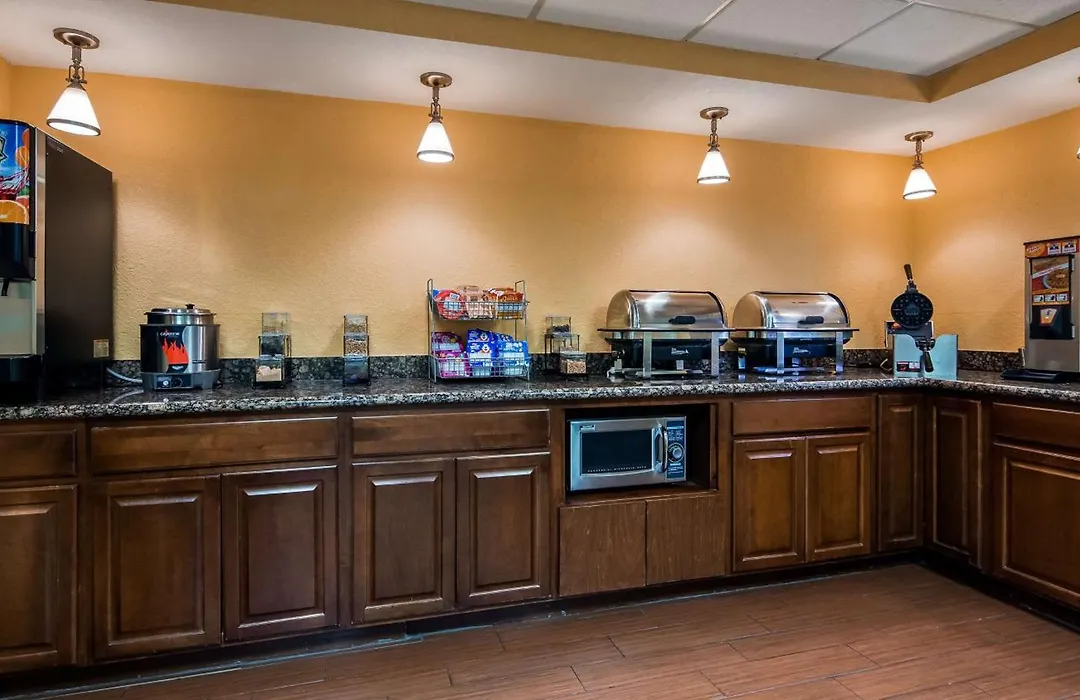 Best Western Plus Parkway Hotel-1