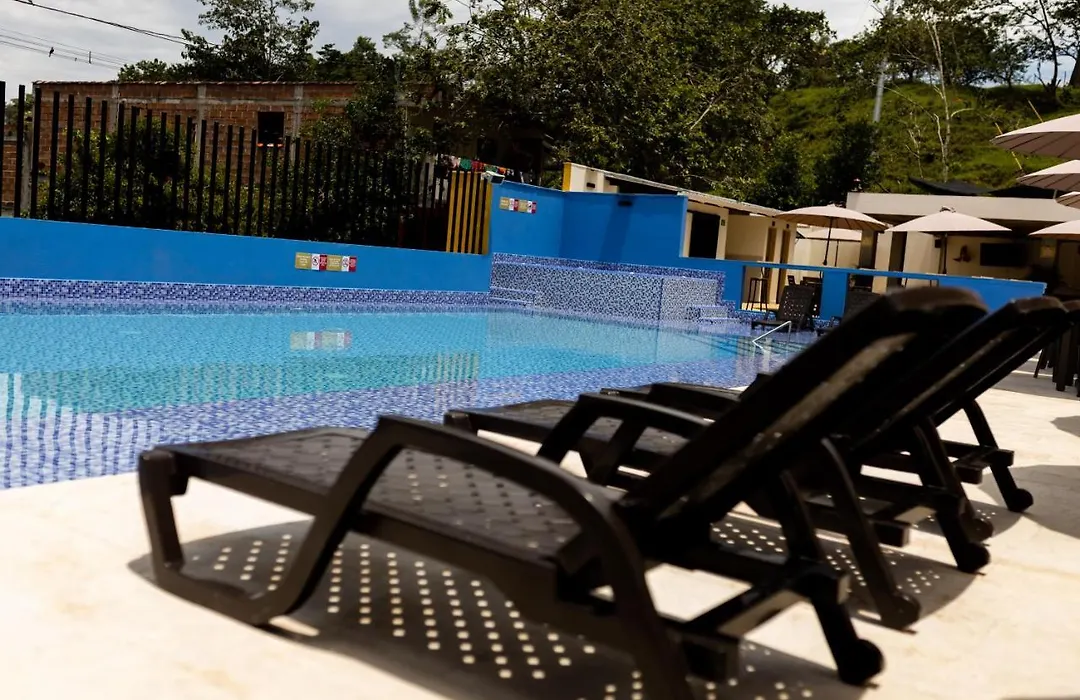Hotel Brisas del Nus-1