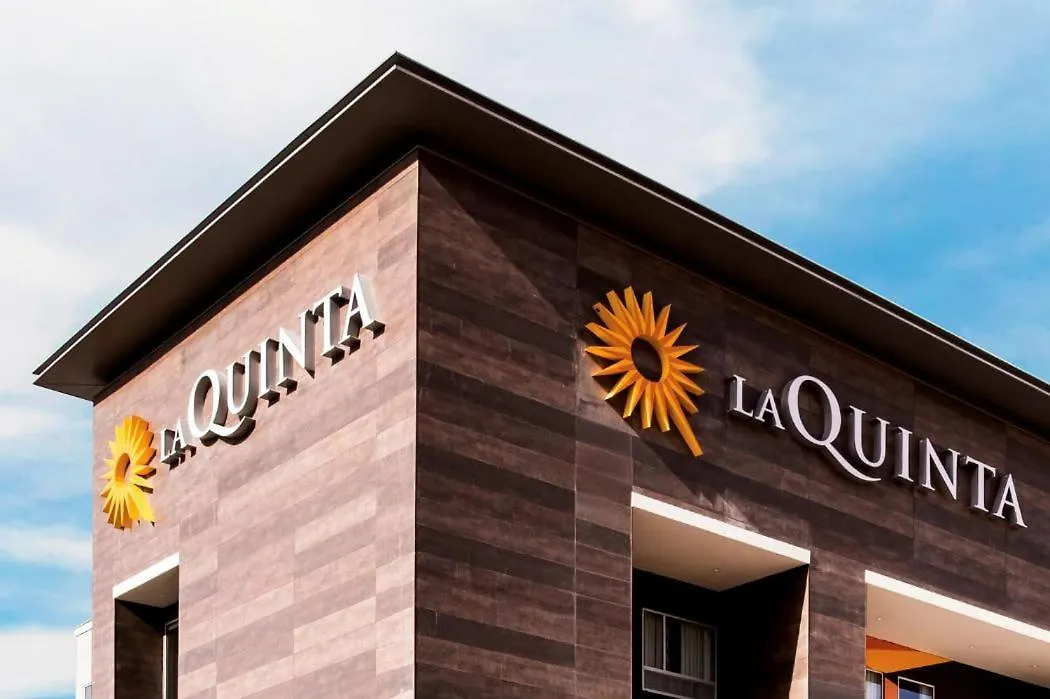 La Quinta Inn & Suites By Wyndham Sulphur Lake Charles-1