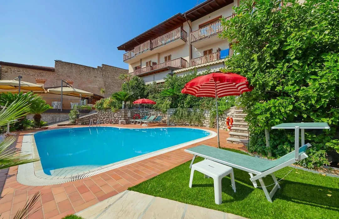 Hotel Al Rio Se-1