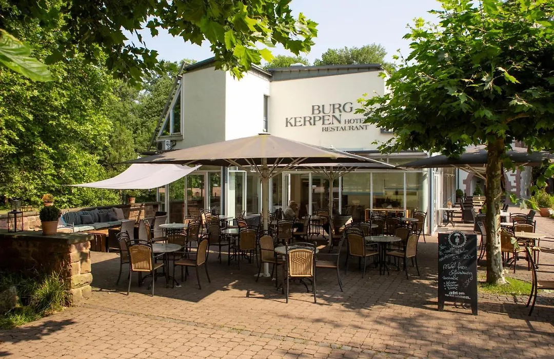 Hotel Burg Kerpen-1