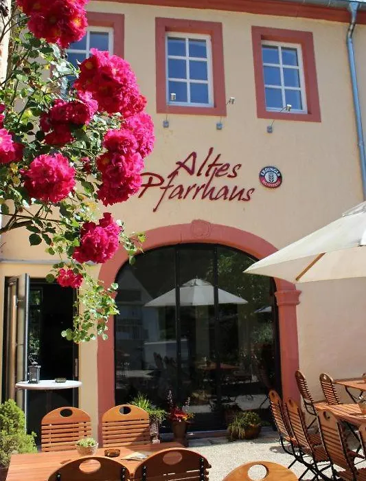 Altes Pfarrhaus-1