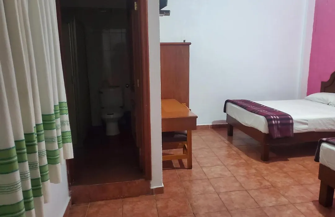 Hotel del aguila-1