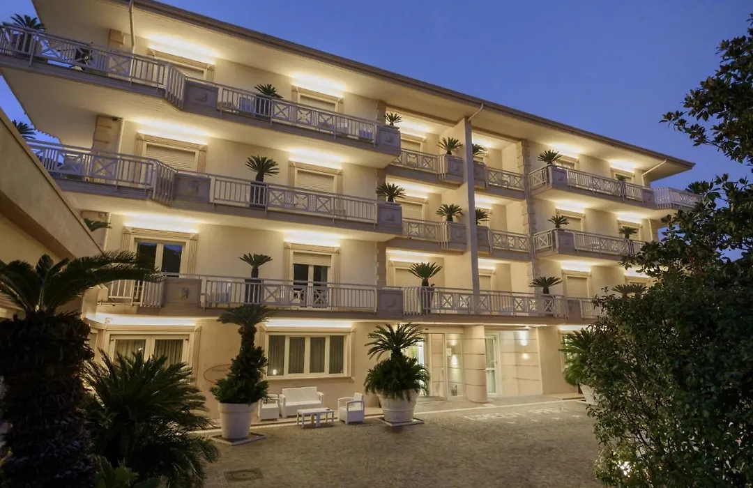 Green Park Hotel-1