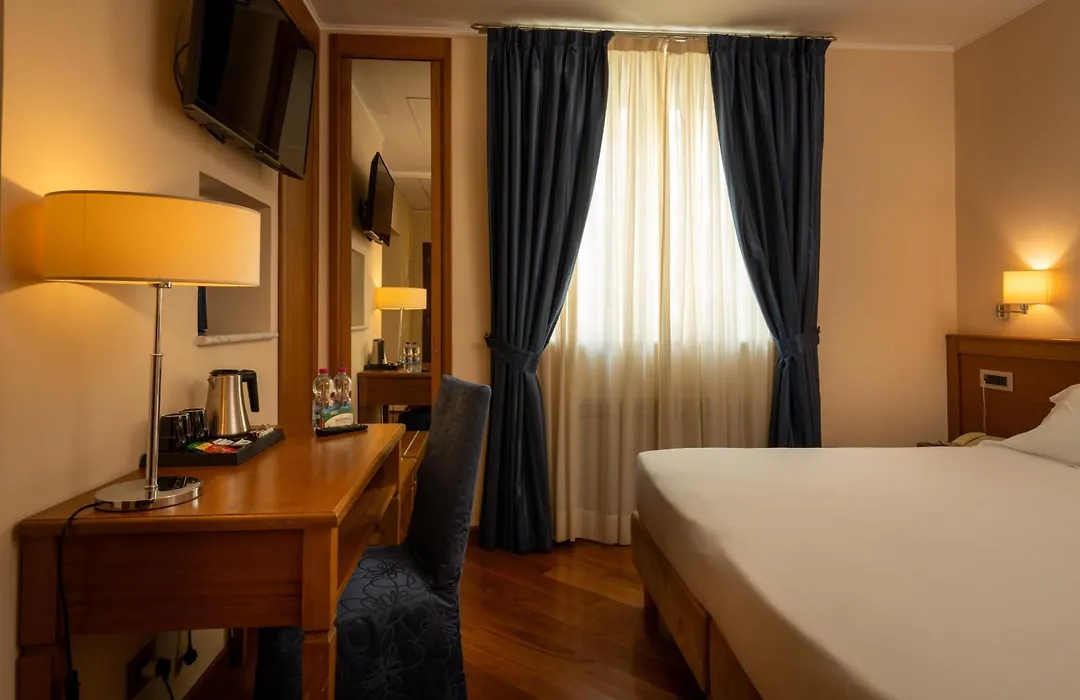 Hotel Iris-1