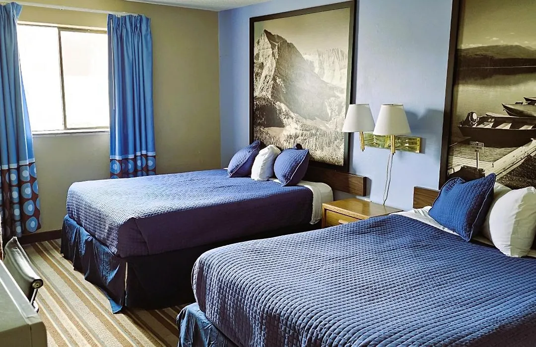 Grizzly Inn-1