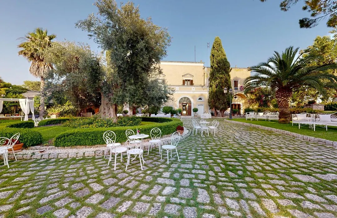 Relais Reggia Domizia-1