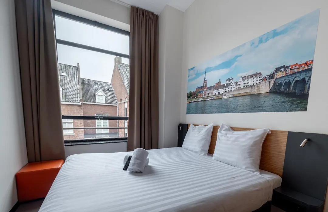 Easyhotel Maastricht City Centre-1
