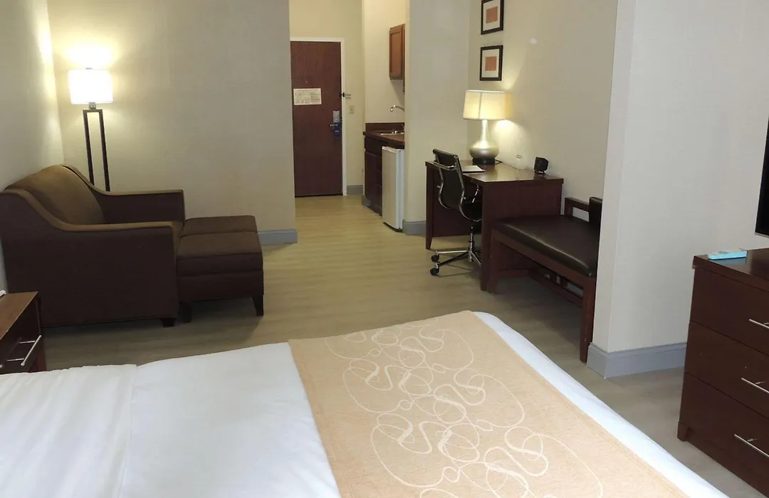 Comfort Suites Twinsburg-1