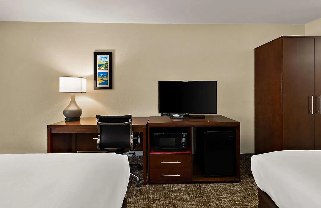 Comfort Inn & Suites Sequoia Kings Canyon-1