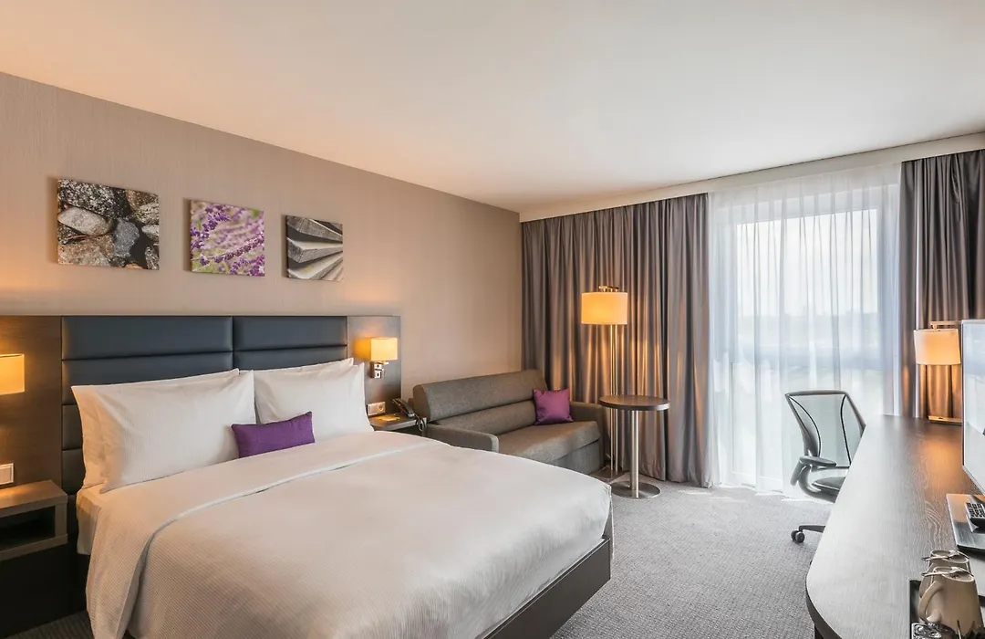Hilton Garden Inn Frankfurt City Centre-1