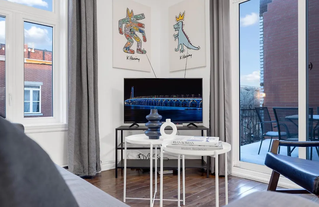 LiV MTL – MTL | Spacious Suites + Rooftop Near Downtown Montréal-1