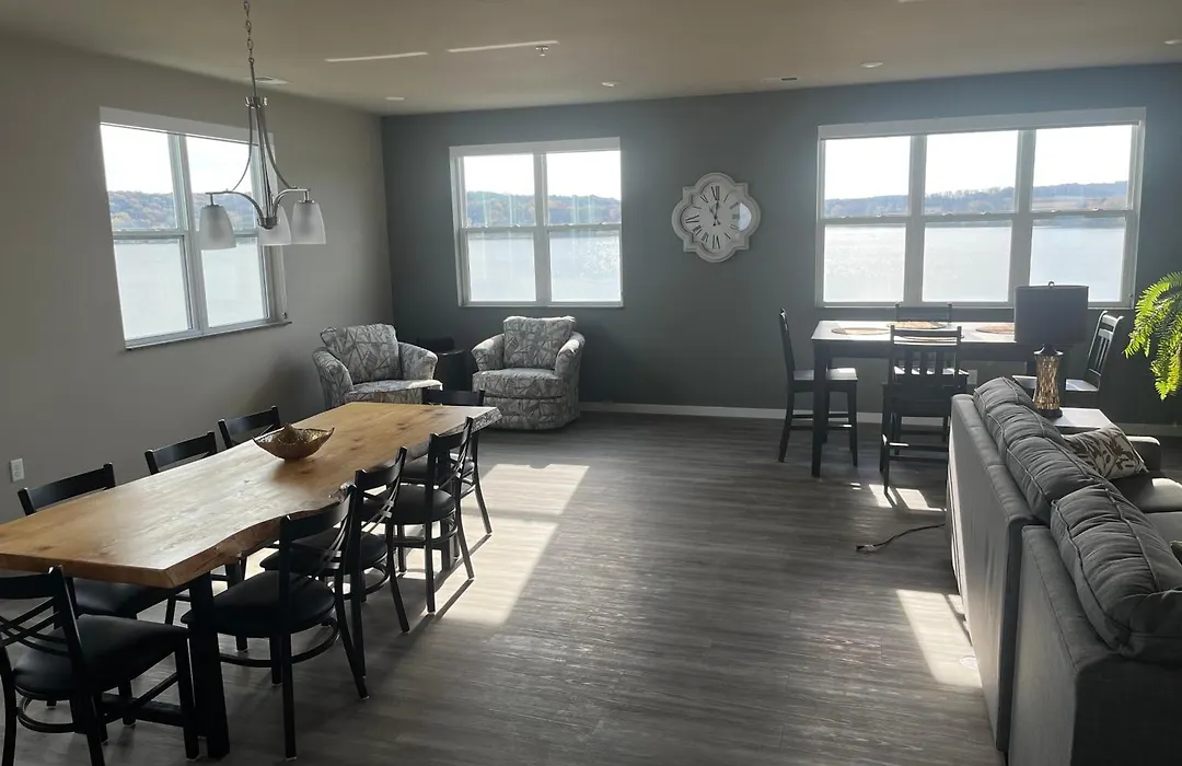 Luckys Lodge-1