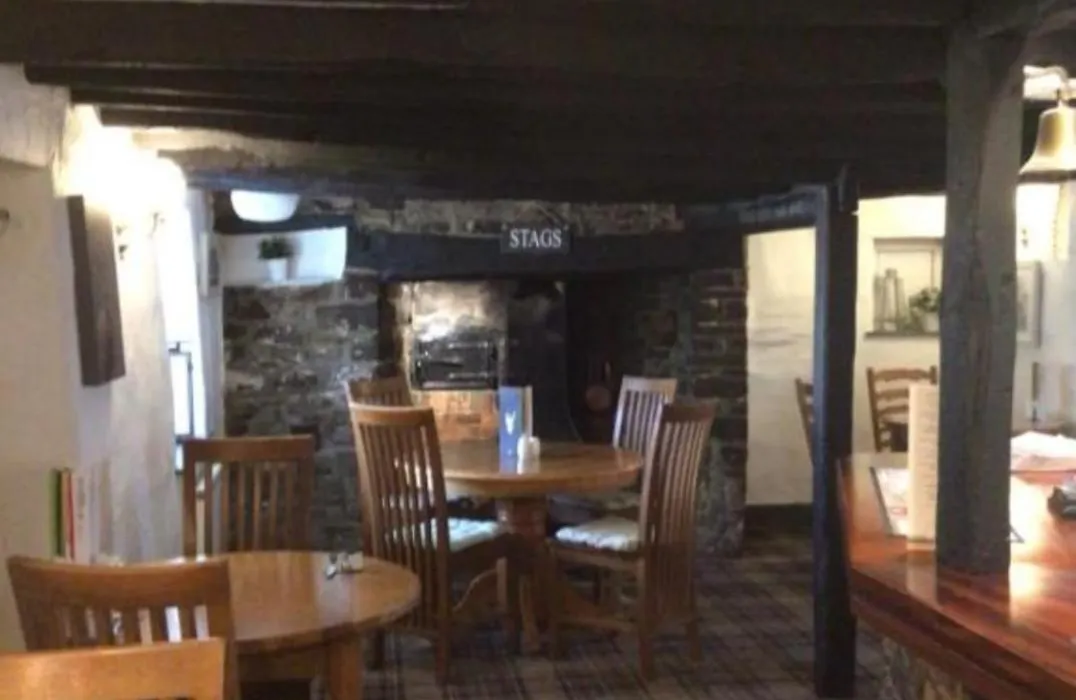 Hunters Lodge-1
