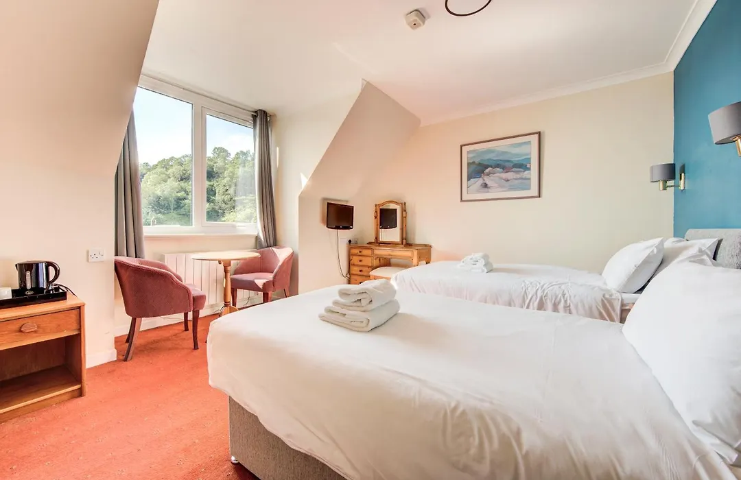 Onich Hotel & Lochside Beach Pods-1