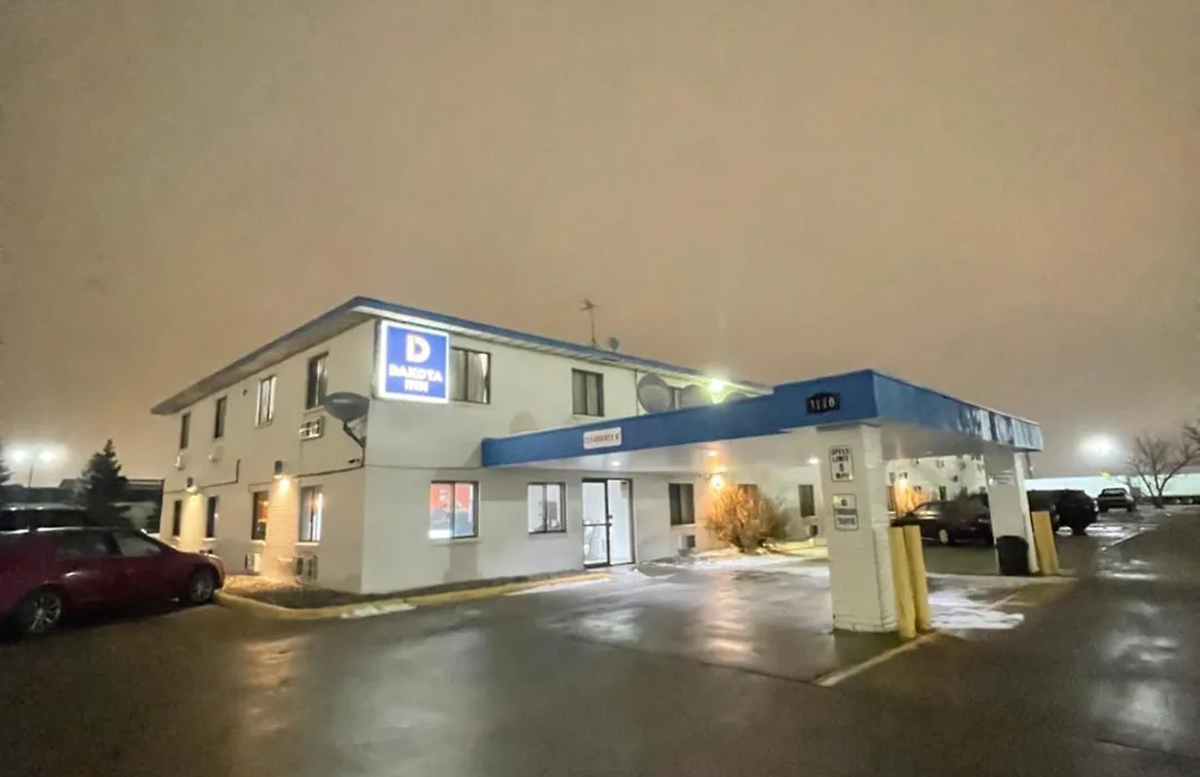 Dakota Inn-1