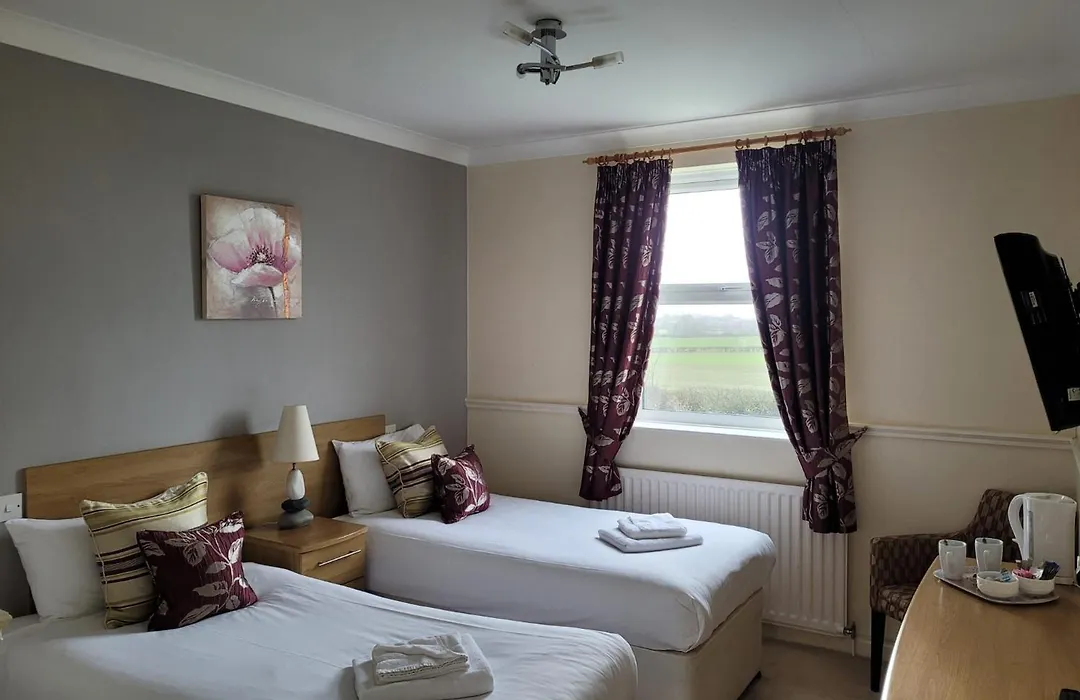 The White Horse Lodge Hotel-1