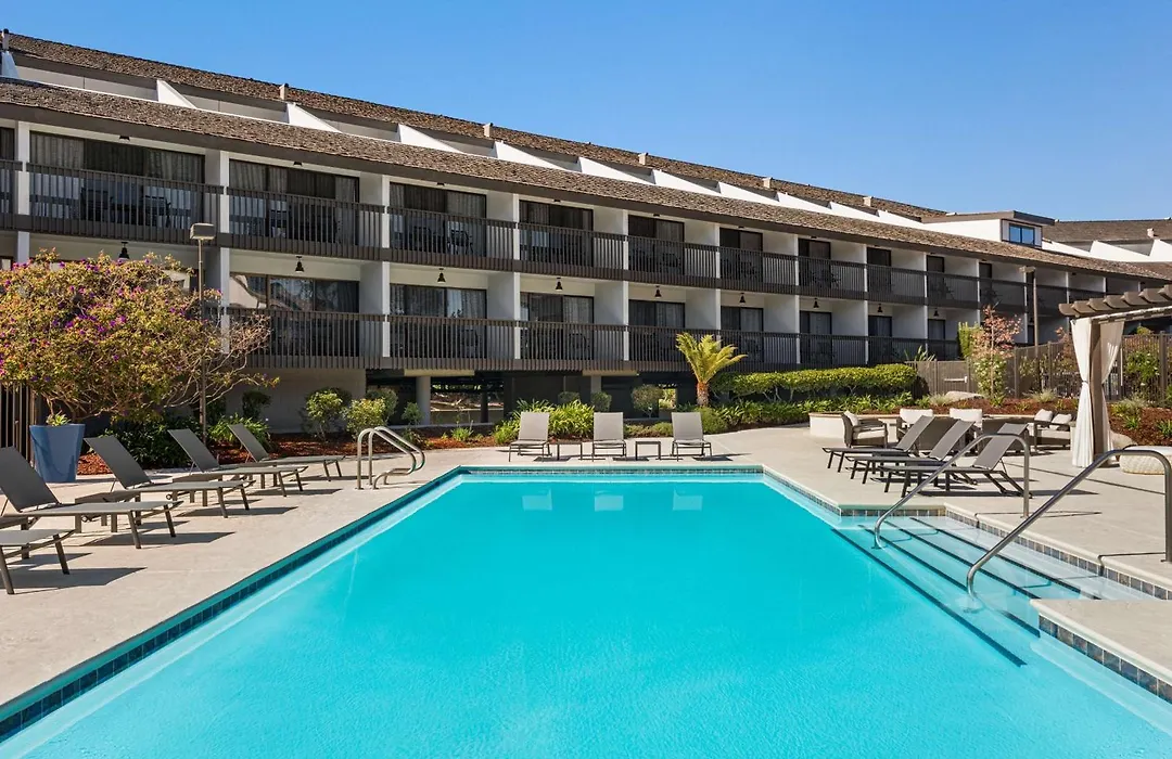 Hilton Garden Inn Monterey-1