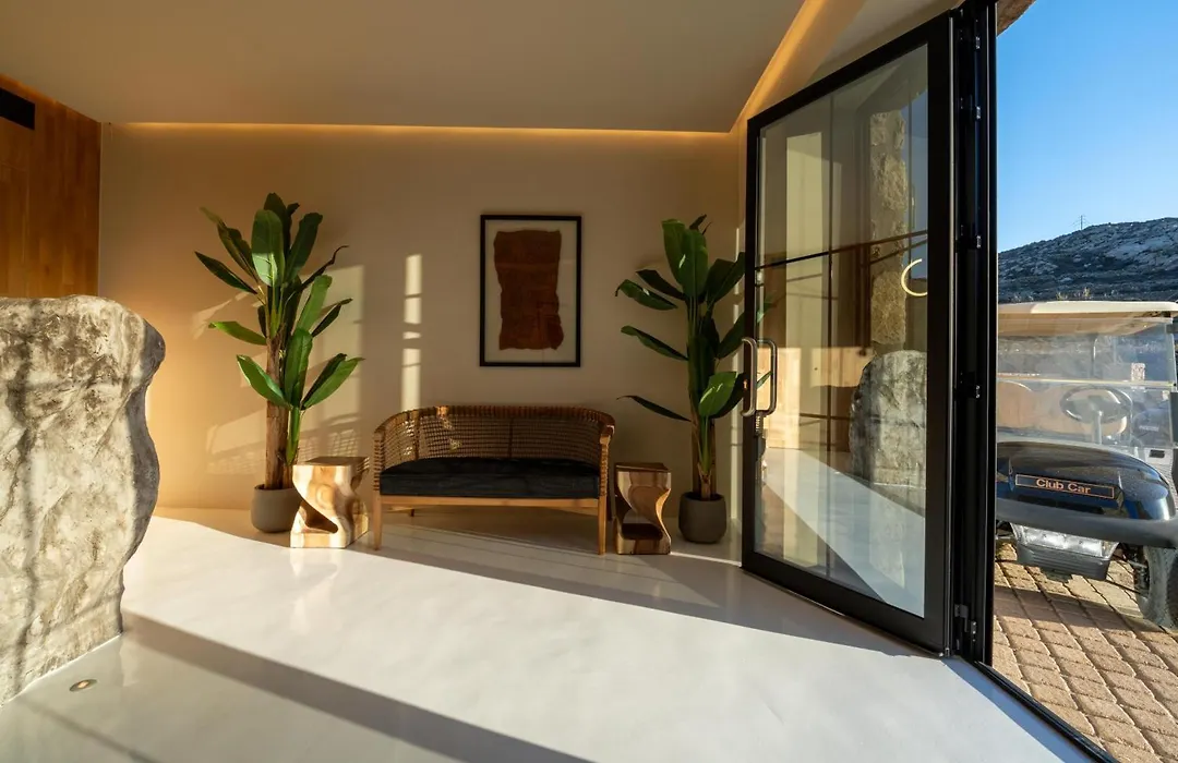 Ftelia Black Villas-1