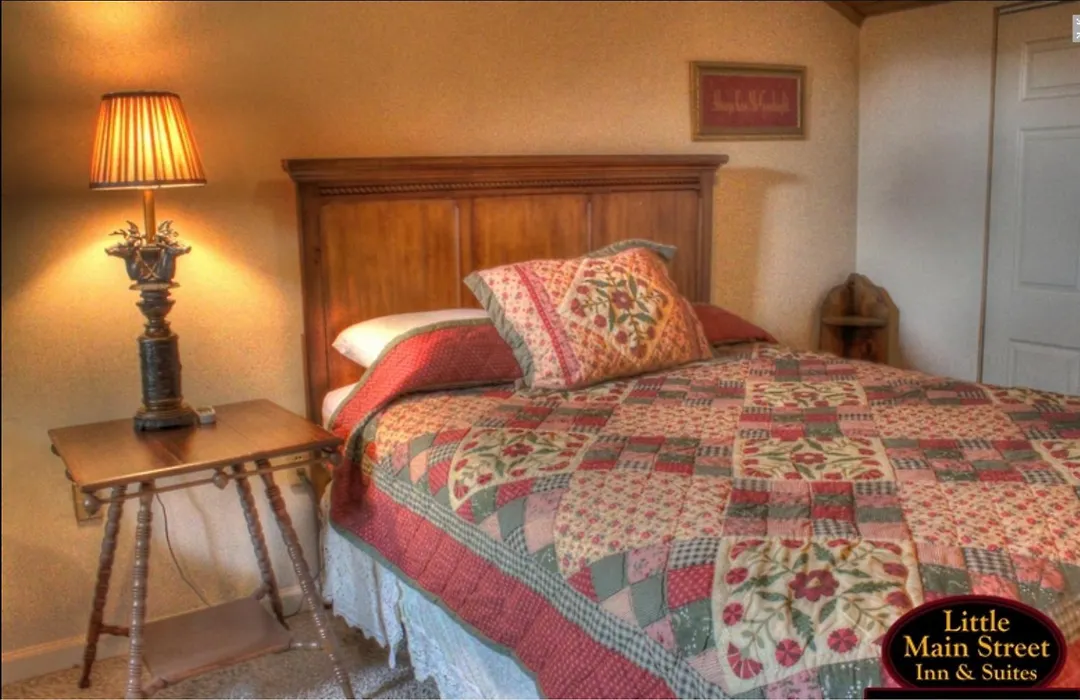 Little Main Street Inn-1