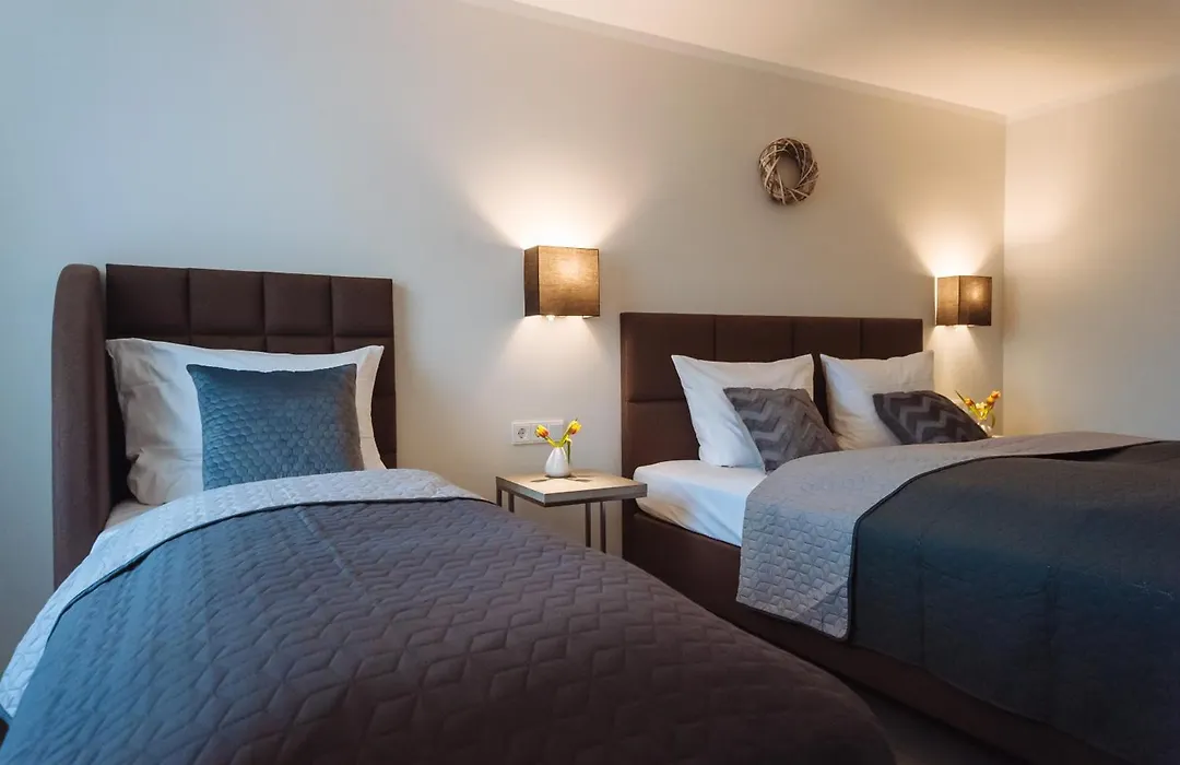 Landhotel Potsdam-1
