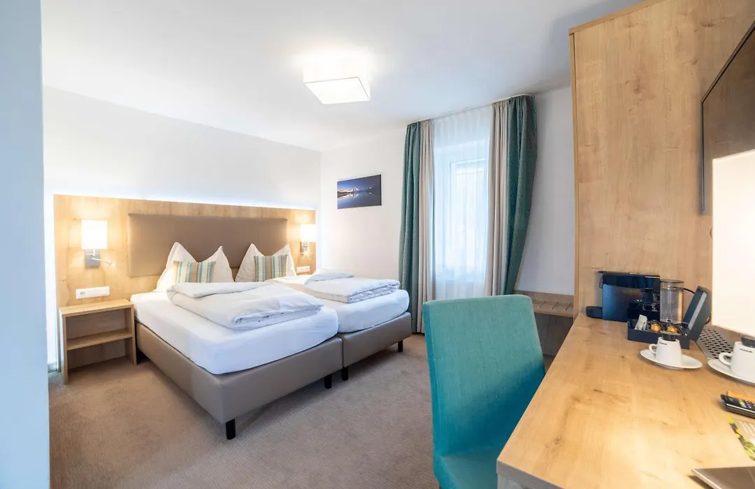 Hotel Bergkristall-1