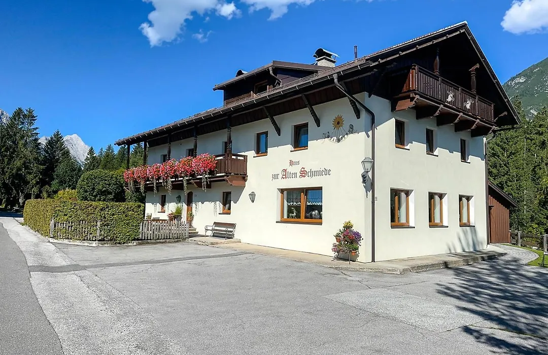 Alte Schmiede-1